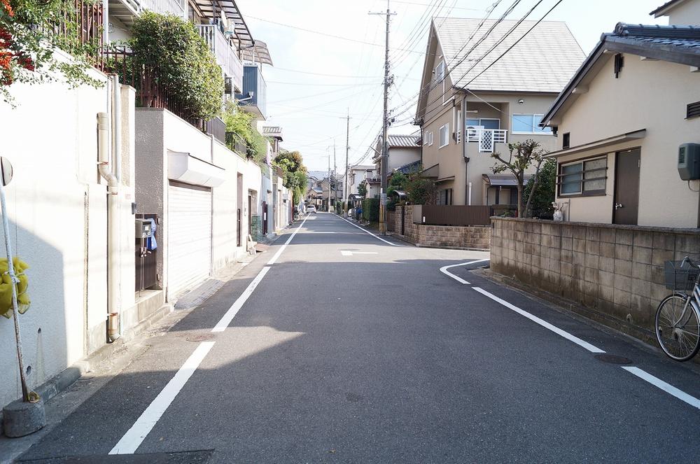 Local photos, including front road. Local photo (front road)