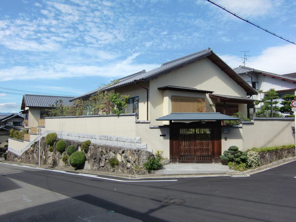 Local appearance photo