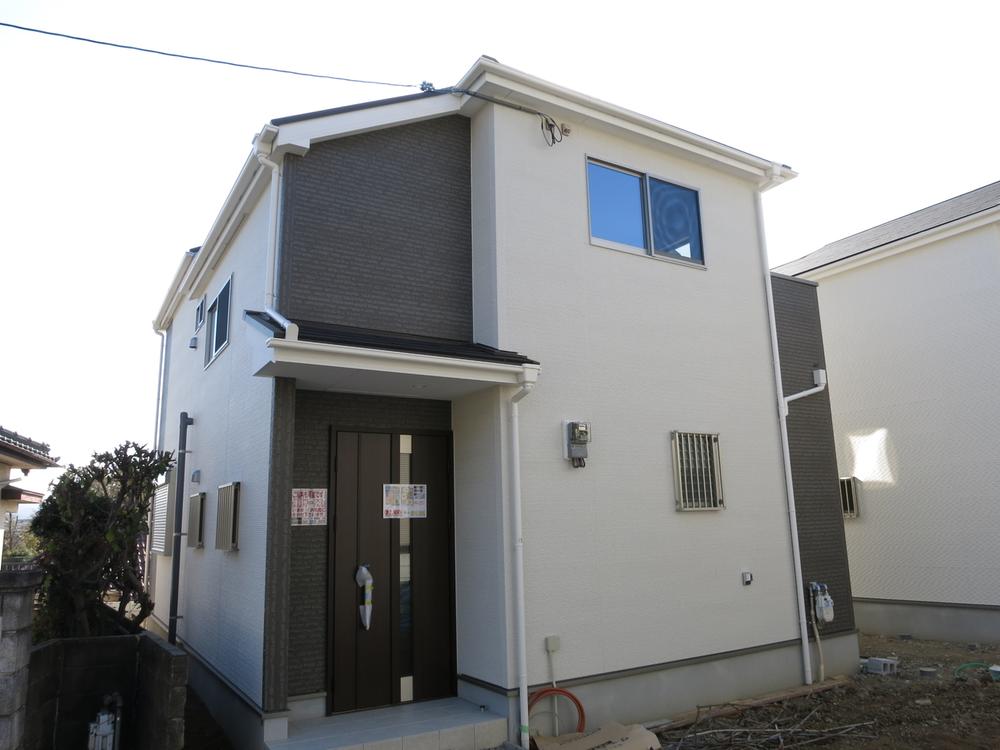 Local appearance photo. Local (12 May 2012) shooting