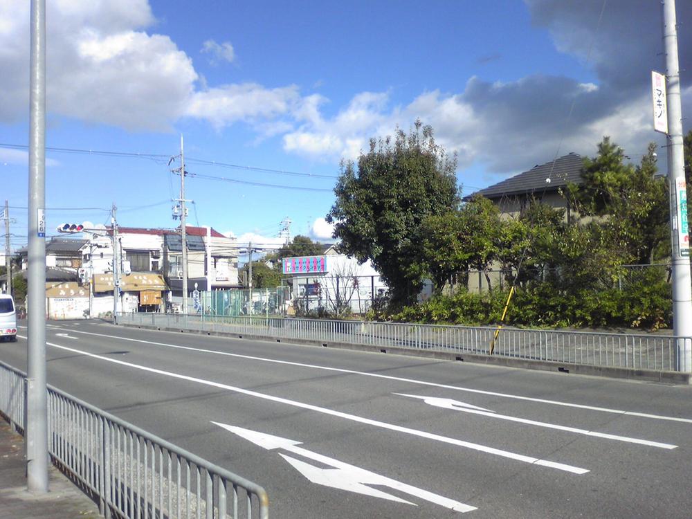 Local photos, including front road. Local (August 2013) Shooting