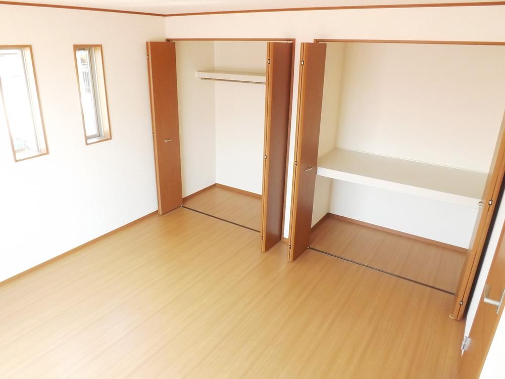 Same specifications photos (Other introspection). Same specifications photos (Western-style) with a large closet in the master bedroom! Husband and wife, Two people worth of storage space!