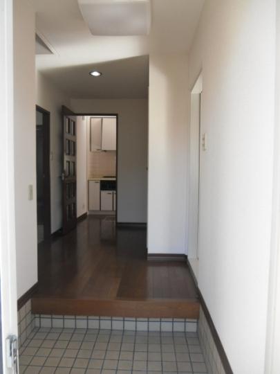 Entrance. Local (11 May 2013) Shooting