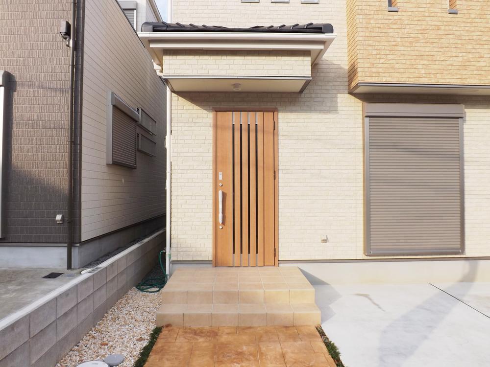 Entrance. Local photos (entrance)