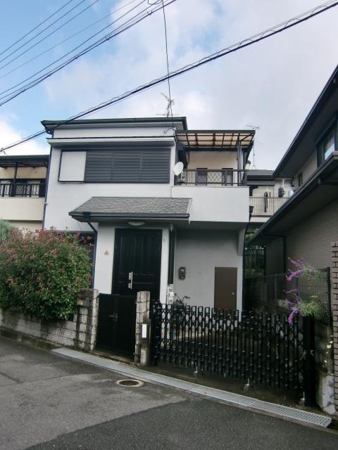 Local appearance photo. Local (10 May 2011) Shooting