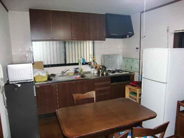 Kitchen. Room (May 2012) shooting