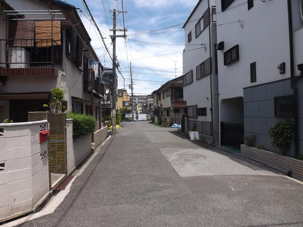 Local photos, including front road. Local photo (front road)