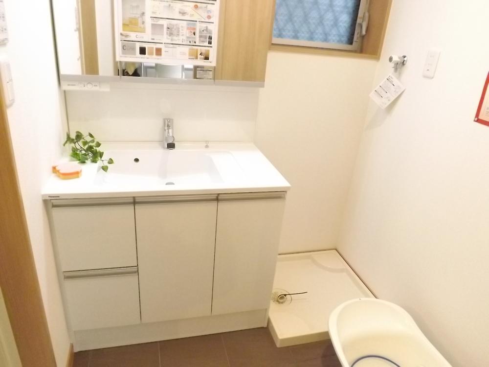 Other Equipment. With hand shower! Cleansing also shampoo happy!