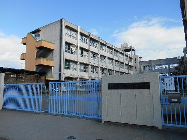Other. Nagao Junior High School 9 minute walk.