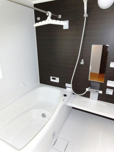 Same specifications photo (bathroom). (The company example of construction photos)