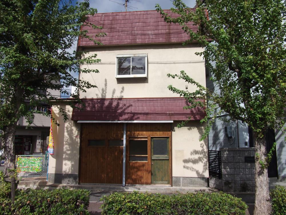 Local appearance photo