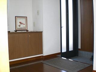 Entrance. Local (September 2013) Shooting