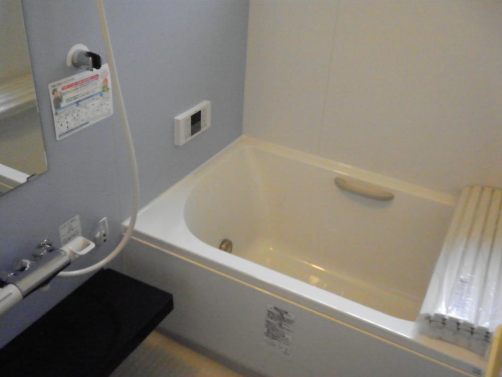 Bathroom. Indoor (June 2013) Shooting New replacement Cheers for good work in the clean bath