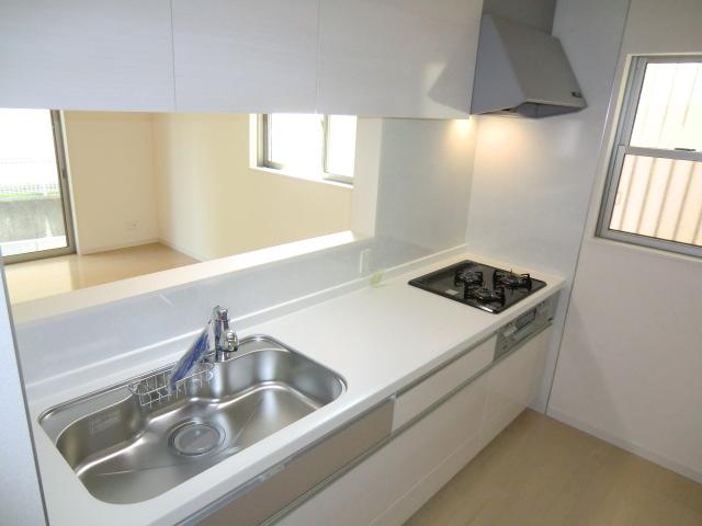 Same specifications photo (kitchen). Same specifications photo (kitchen) Slide storage! Water purifier with shower!