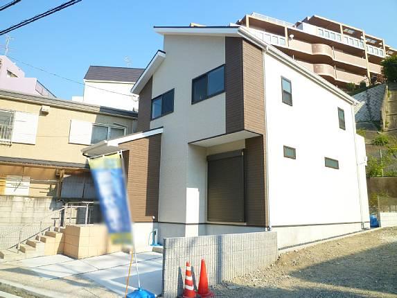Local photos, including front road. Walk from Hirakata Station 6 minutes! !