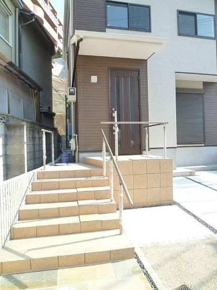 Entrance. Entrance around also is fashionable! !