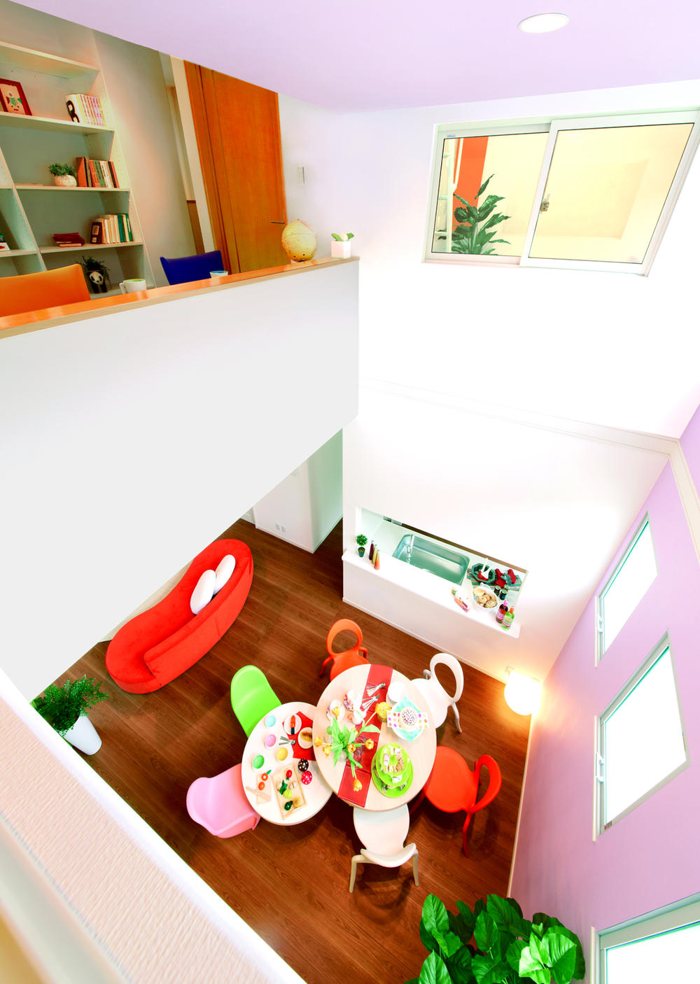 Living. Big Fukinuki in front of Nuuk on the second floor. Take a communication with 1 Kainii r family, You can always feel the presence and connection.