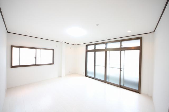 Non-living room. Indoor (11 May 2013) Shooting