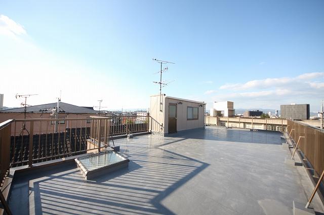 View photos from the dwelling unit. View from the site (November 2013) Shooting