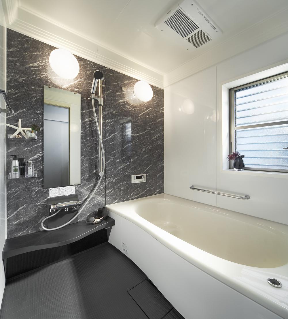 Other Equipment. Adopted TOTO and INAX. 1616 type of bathroom room. Heat insulating bath having excellent thermal insulation. Automatic hot water Upholstery, In Reheating the course of the above-mentioned mist sauna, Bath time is spend leisurely.