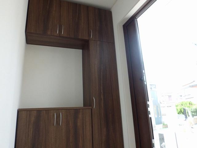 Other introspection. Shoe box can be stored a lot of shoes