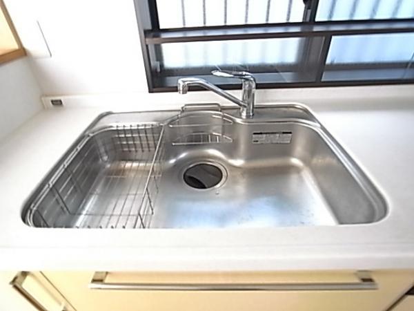 Other Equipment. Washing a breeze in the spacious sink