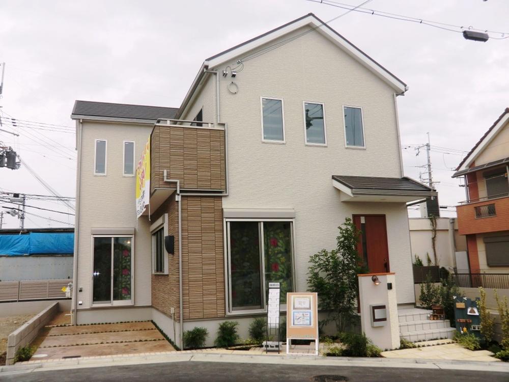 Local appearance photo.  [Local model house No. 2 place with Kids Room] Please visit with children.