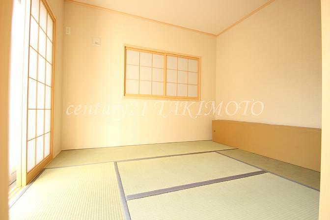 Other introspection. Living adjacent of Japanese-style room It is convenient