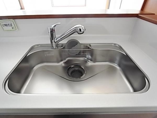 Other Equipment. Ease also washing in spacious sink