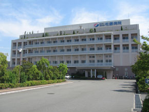 Hospital. 300m internal medicine until Sato hospital ・ Surgery ・ Anus Department ・ Orthopedics ・ Department of Rehabilitation ・ Ophthalmology ・ Urology ・ Dermatology ・ Allergy ・ Emergency department, such as 27 families is on. It makes become a strong ally of the case of emergency