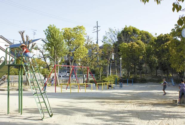 park. 200m to Nagaomoto the town park