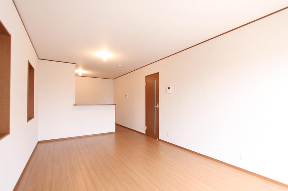 Same specifications photos (living). ◆ Same specifications living