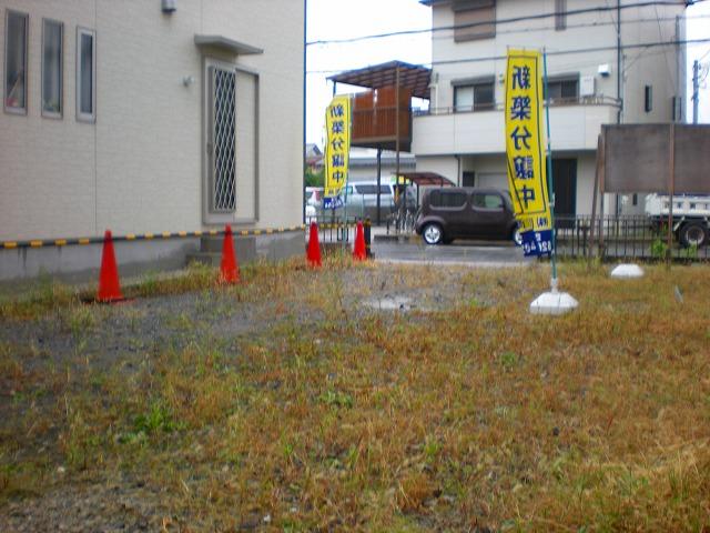 Local photos, including front road. Local (12 May 2013) Shooting
