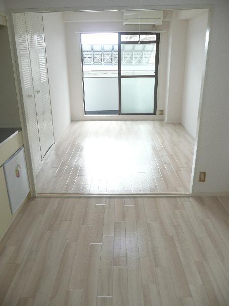 Living and room. Room (1)