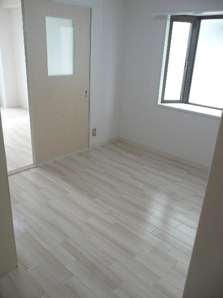 Living and room. DK