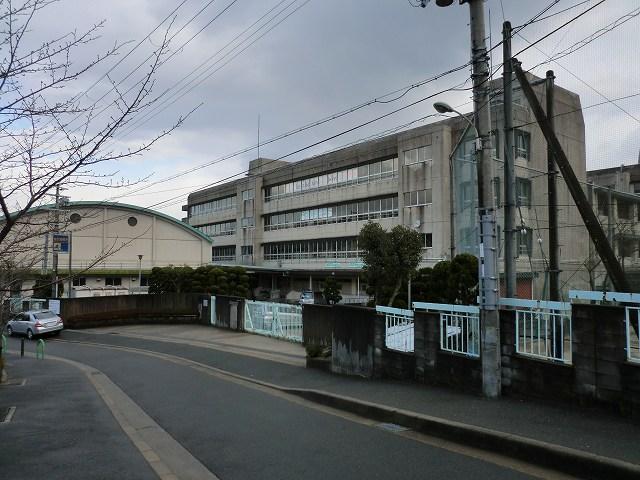 Junior high school. Ibaraki Tatsukita Mausoleum 2958m up to junior high school