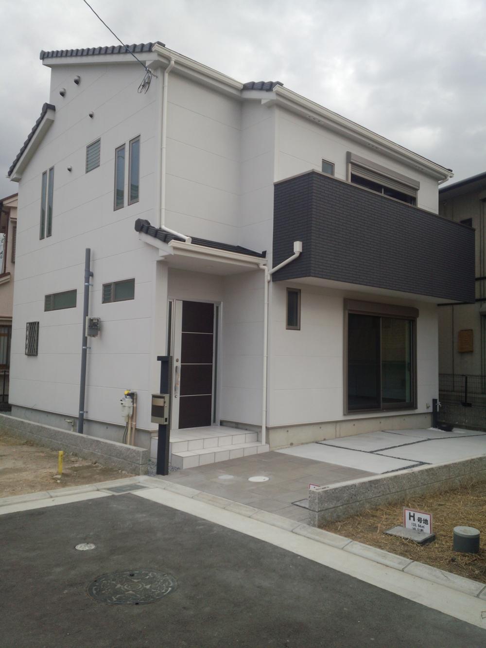 Model house photo. Urban Sutairishu appearance