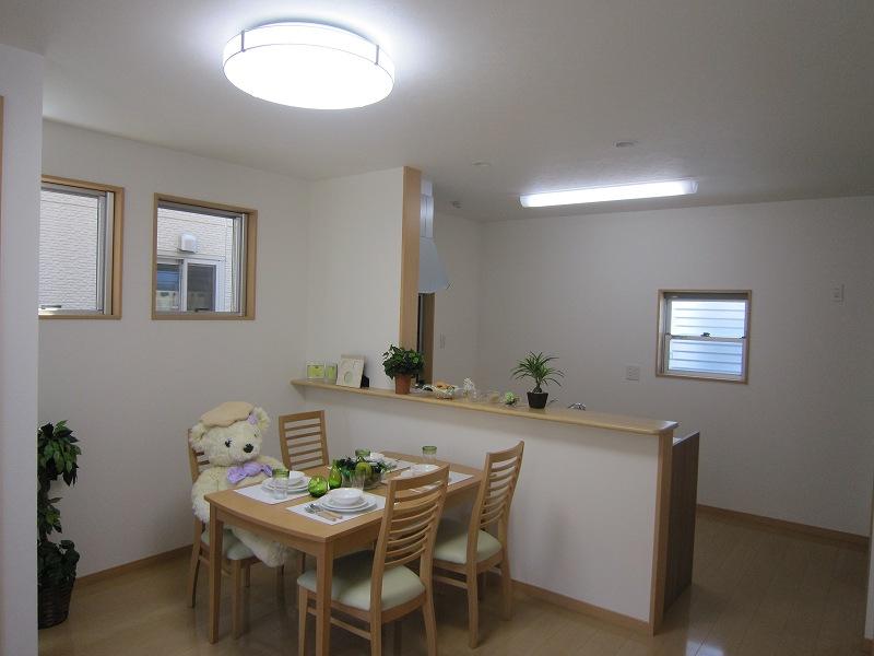 Same specifications photos (living). It is the same specification properties per under construction.