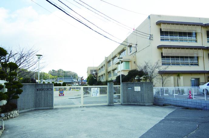 Primary school. Ibaraki 800m walk 10 minutes to stand Fukui Elementary School. Elementary school there is a reputation for calm academic culture