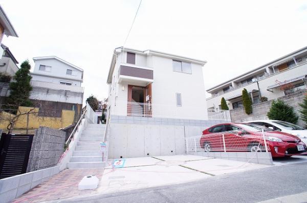 Local appearance photo. New construction is a two-story property with land basis 38.17 square meters. Walk from the Osaka University Hospital before Station 7 minutes.