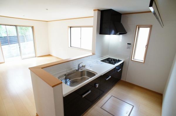 Kitchen. At the counter kitchen adopted, It is safe for those who small children come.