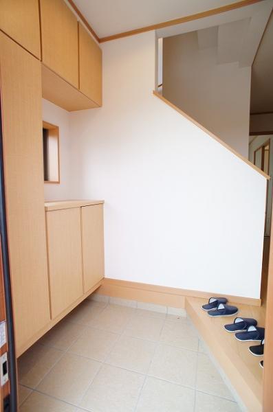 Entrance. Entrance + entrance storage