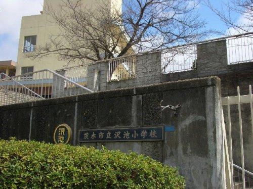 Primary school. Sawaike until elementary school 880m