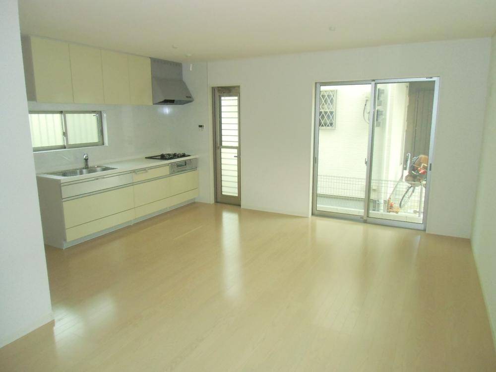 Living. Indoor (11 May 2013) Shooting