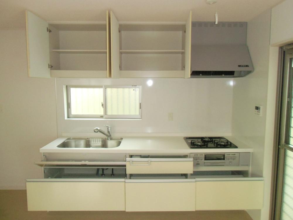 Kitchen. Indoor (11 May 2013) Shooting