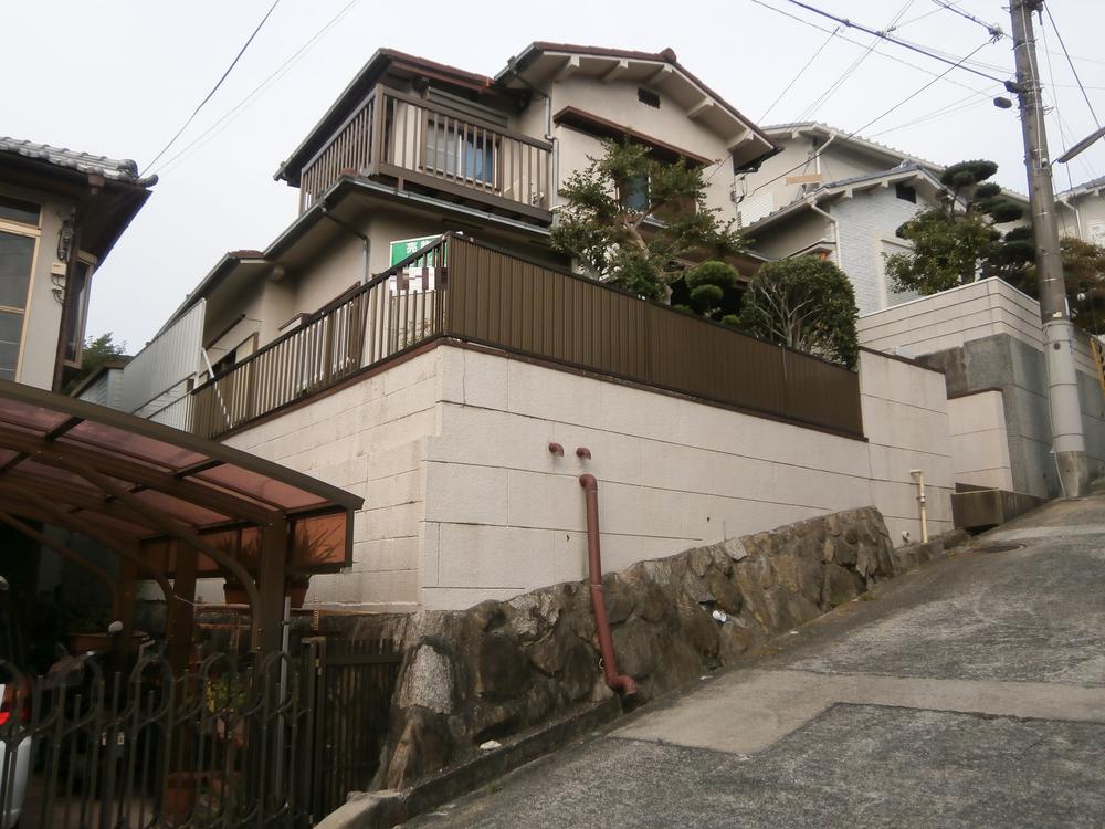 Local appearance photo. Local (11 May 2013) Shooting