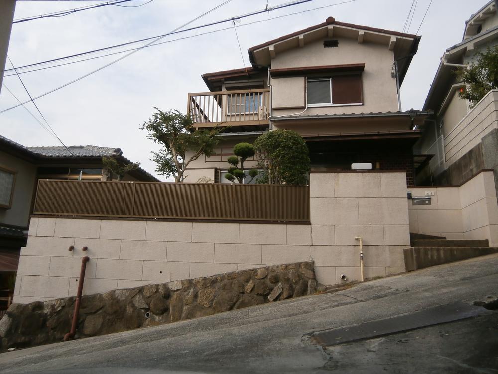 Local appearance photo. Local (11 May 2013) Shooting