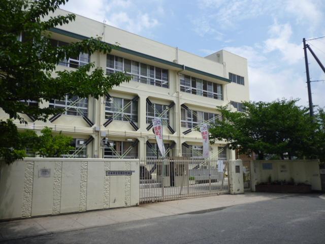 Primary school. Ibaraki Municipal Ashihara to elementary school 920m