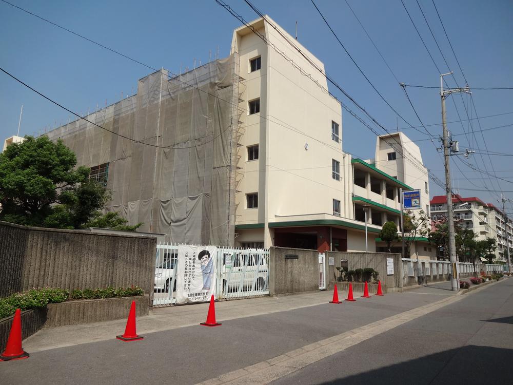 Junior high school. 1000m until Hirata Junior High School