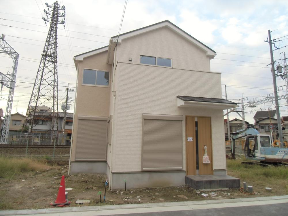 Local appearance photo. Local (10 May 2013) Shooting