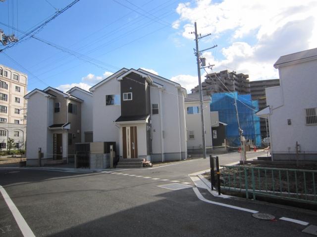 Local appearance photo. Local (December 12, 2013) is a subdivision of shooting convenient 3WAY access